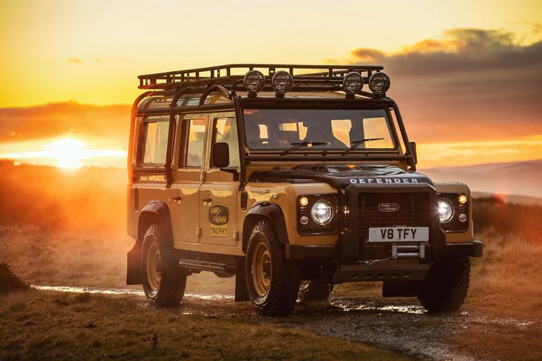 LAND ROVER DEFENDER WORKS V8 TROPHY EN