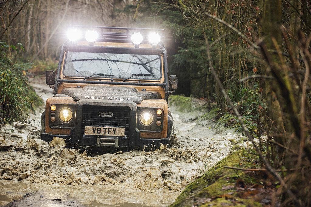 LAND ROVER DEFENDER WORKS V8 TROPHY