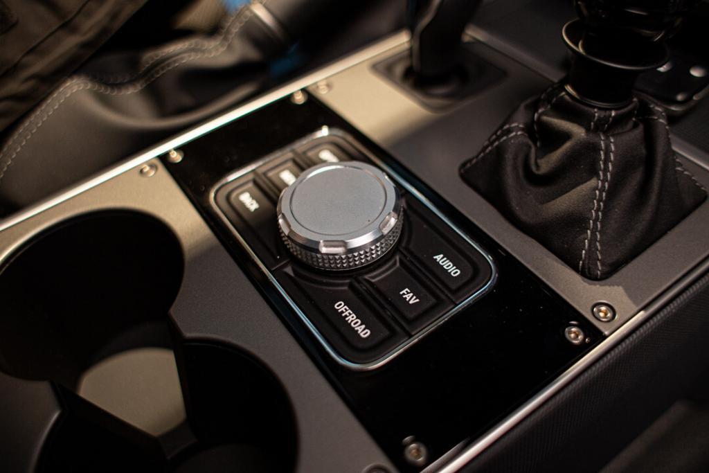 ineos grenadier control dial