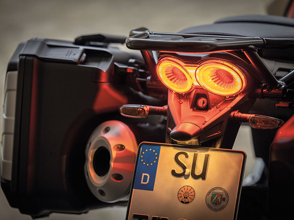 moto guzzi v85tt travel