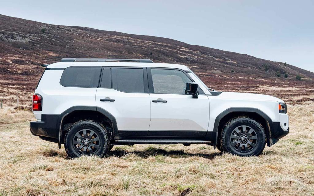 2024 land cruiser side view