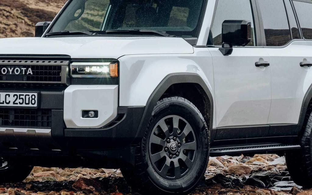 2024 land cruiser standard headlight