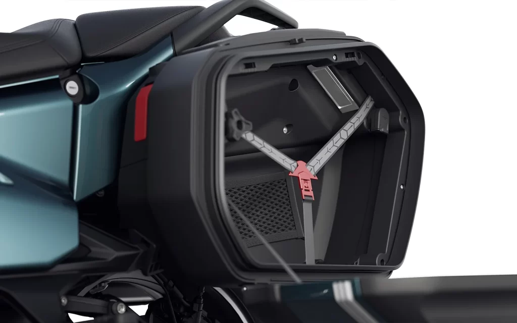 BMW 1300RT pannier open