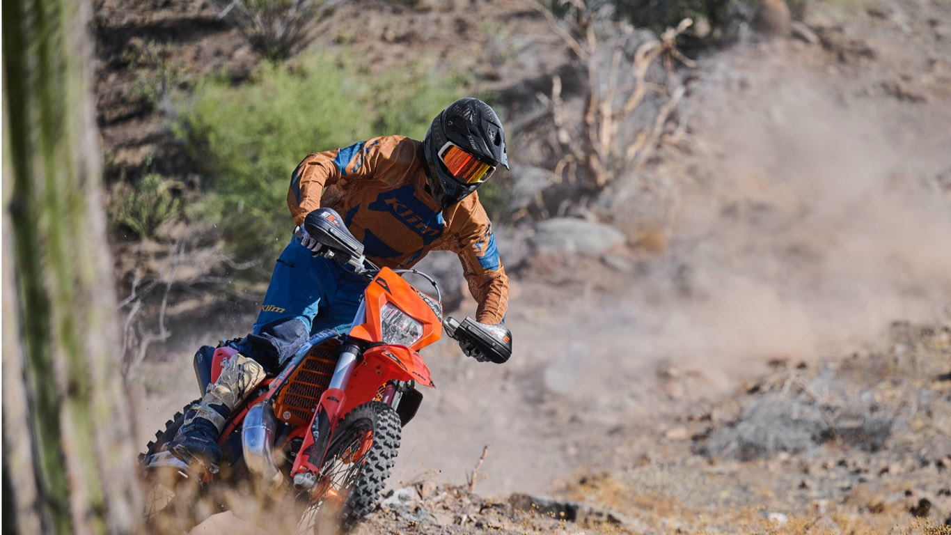 klim mojave feature image bike in desert