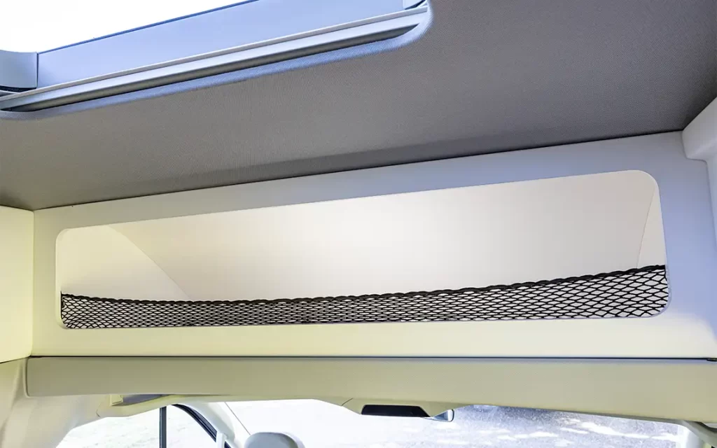 Storage space above the cockpit in the 680