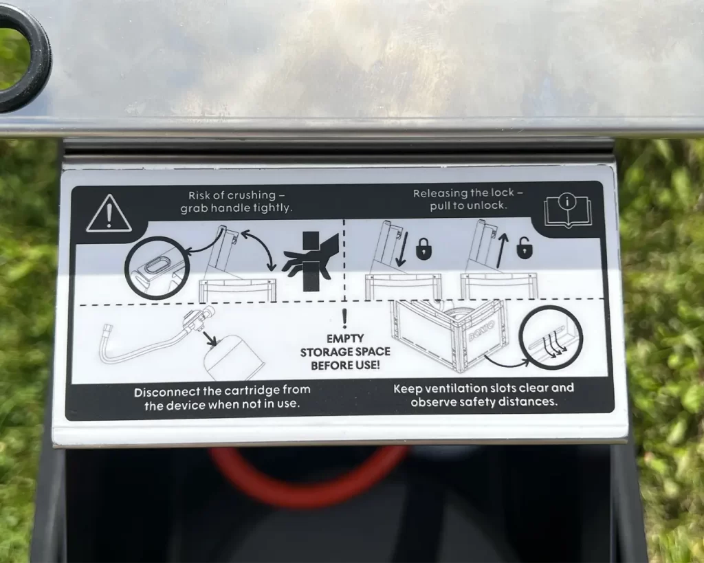 warning sticker on teh Boxio cook