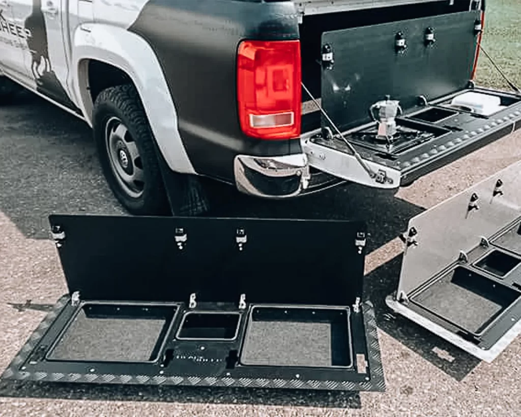 Amarok tailgate conversion to accomodate a kitchen