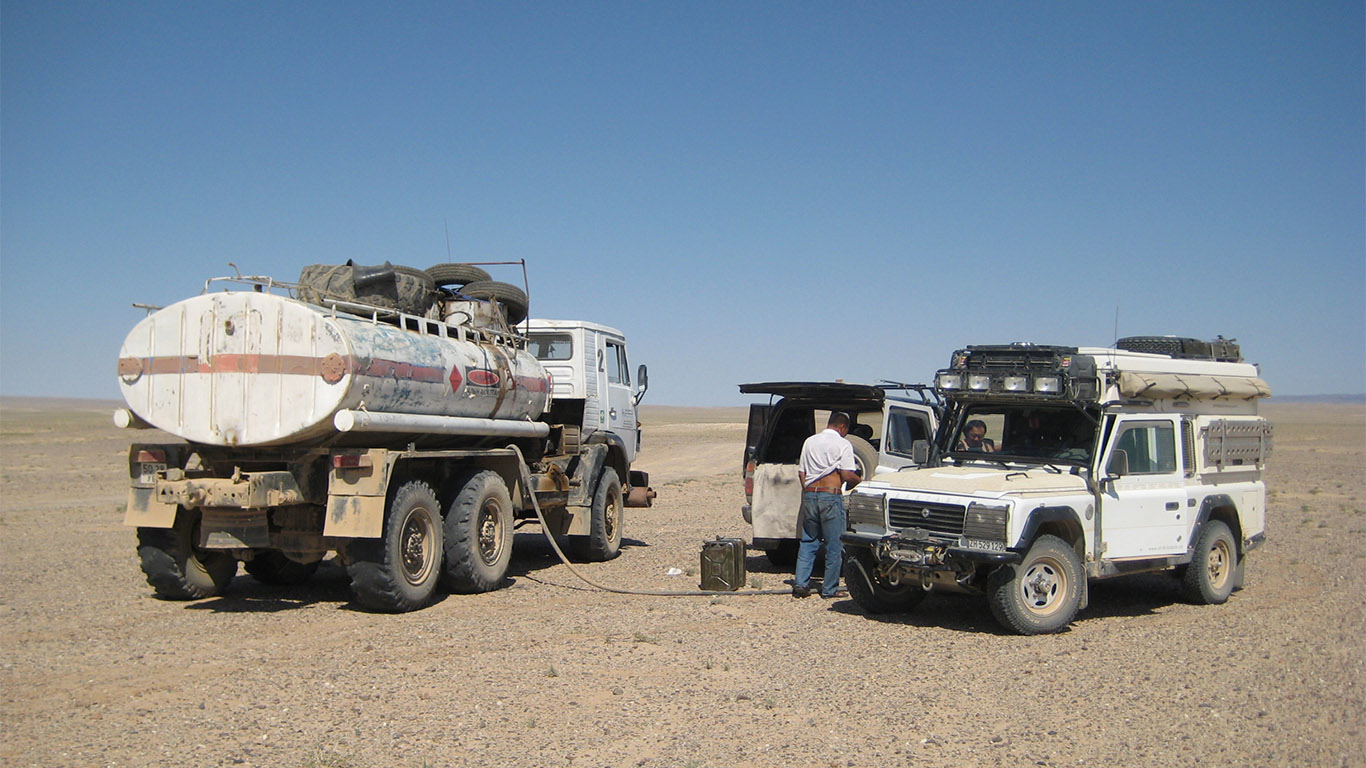A desert petrol station is a fuel truck and a hose